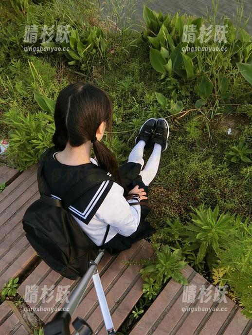 西尔酱的夏天，cos玩得真溜，让我眼睛都停不下来，下载需求急增中！