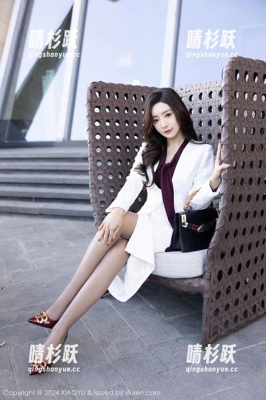 语画界-奶瓶 语画界 - 奶瓶的写真新作:白裙,欢乐乱入,福利上线!