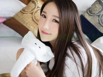 青豆客 - 就问你敢不敢？潇同学的短裙图包，敢不敢下载回家？