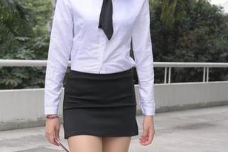 魔镜街拍 - 私拍美图，婷婷在寒风中秀出非凡肉丝魅力，无畏寒冷的决心真让人佩服
