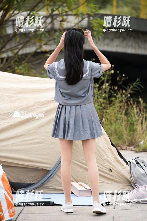 魔镜街拍 图集来了一波热潮!魔镜街拍记录下的商场黑丝OL,下载可开始挑剔哦。